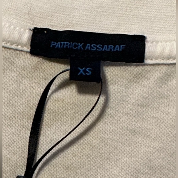 Patrick Assaraf size XS Light Yellow v-neck tee - Picture 3 of 5